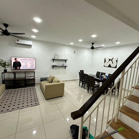 P12 Homestay Πουτρατζάγια Εξωτερικό φωτογραφία